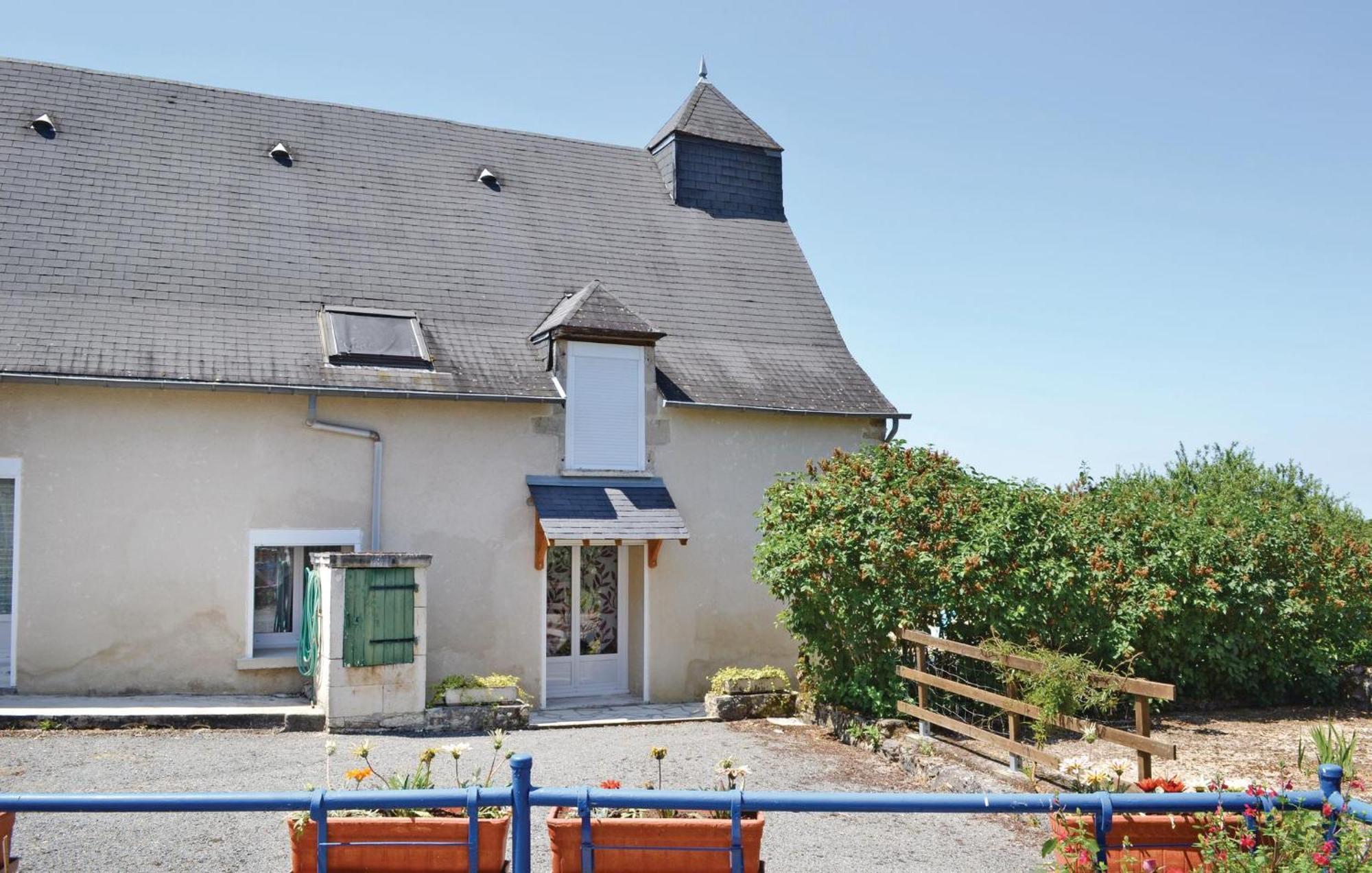 Amazing Home In Ladornac With Kitchen La Dornac エクステリア 写真